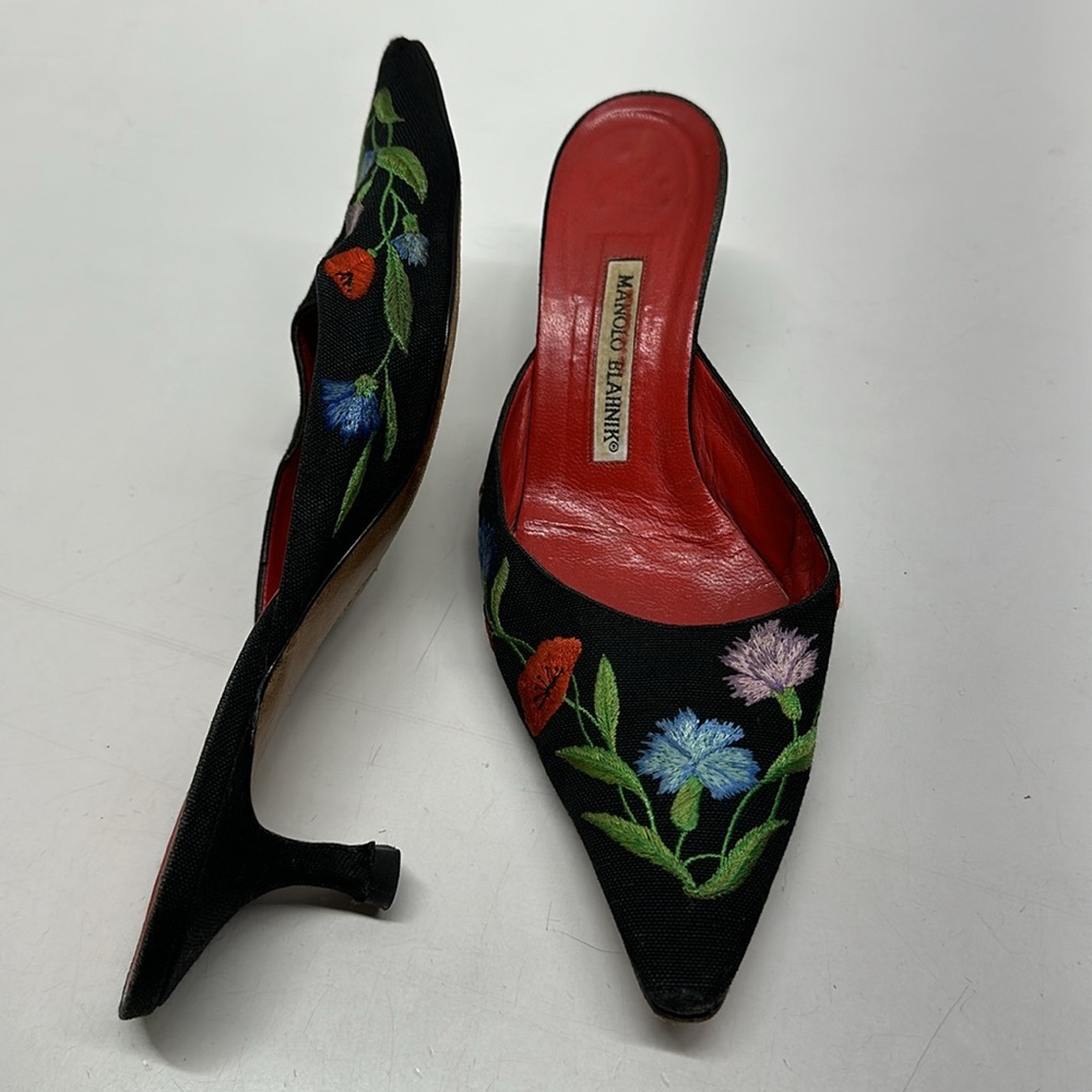 Manolo Blaknik Kitten Low Heel Heels Open Back Mules Shoes Black Floral 39 9